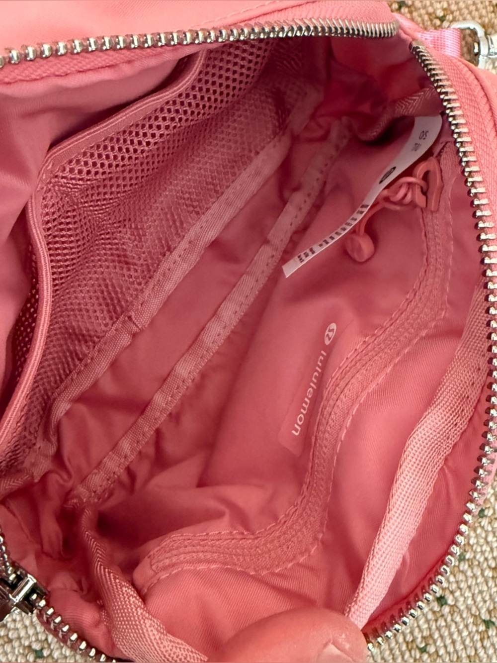 EUC Lululemon Everywhere 2L Pink Crossbody bag - Picture 8 of 8